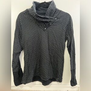 Columbia long sleeve top, size large, color black and white